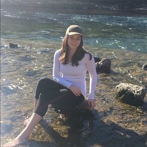 Meet your Posher, Elizabeth